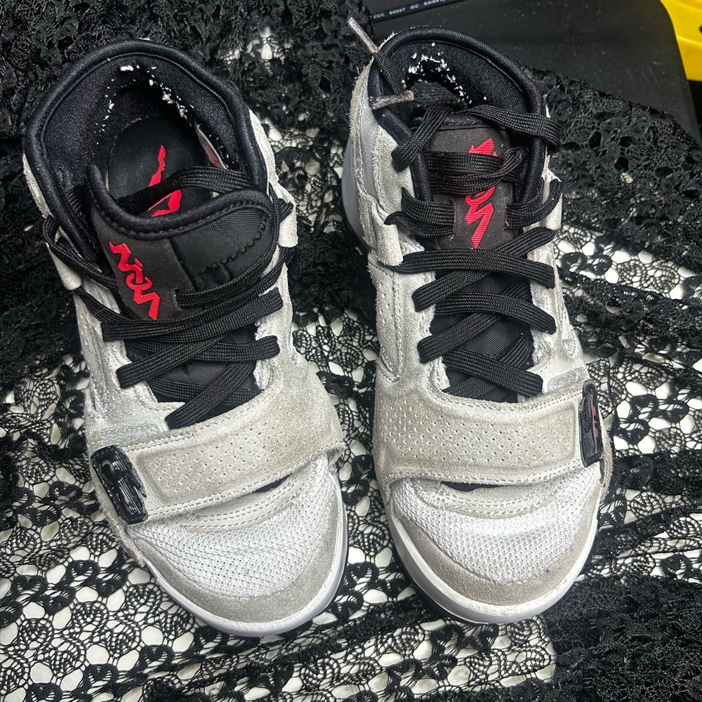 Nike Kids Sneakers in Gray and Black with Red Accents